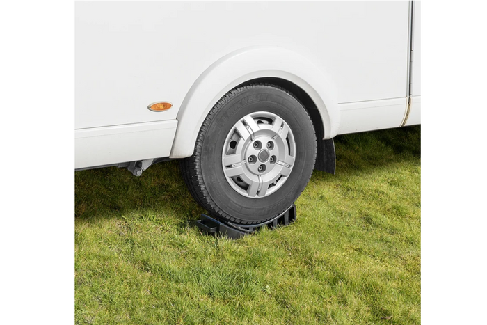ProPlus 361563 leveling drive-on wedge for trailers and campers 2.5t